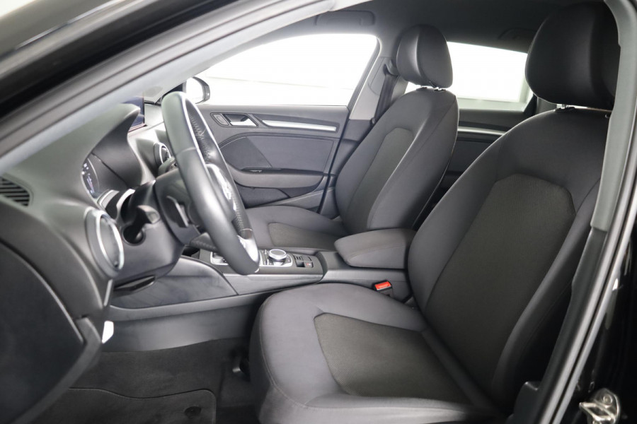 Audi A3 Sportback 40 e-tron Advance Sport 204pk Plug in Hybrid | Navigatie via App | Climatronic | Lichtmetalen velgen | S-line exterieur