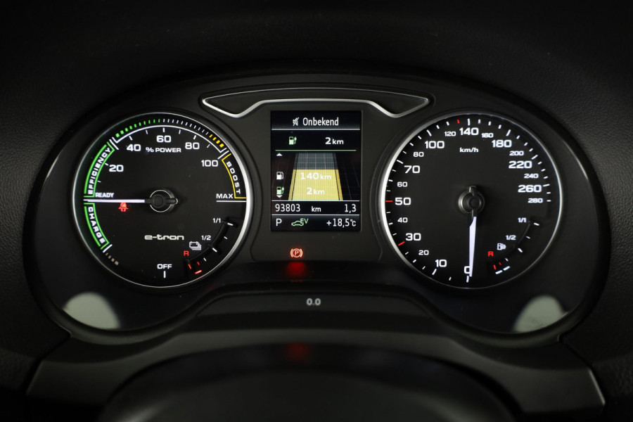 Audi A3 Sportback 40 e-tron Advance Sport 204pk Plug in Hybrid | Navigatie via App | Climatronic | Lichtmetalen velgen | S-line exterieur