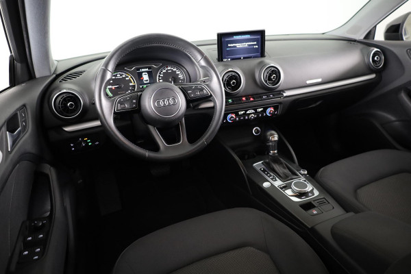 Audi A3 Sportback 40 e-tron Advance Sport 204pk Plug in Hybrid | Navigatie via App | Climatronic | Lichtmetalen velgen | S-line exterieur