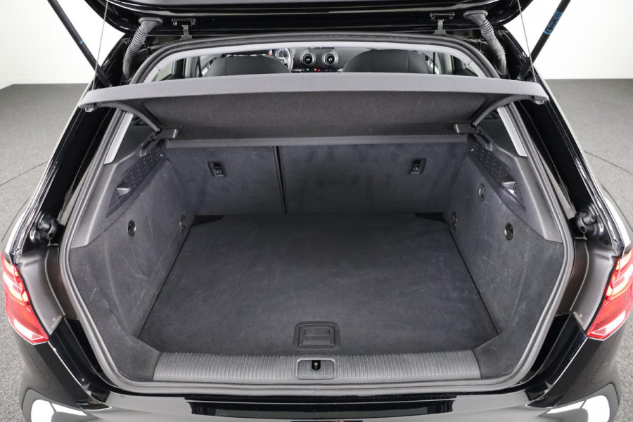 Audi A3 Sportback 40 e-tron Advance Sport 204pk Plug in Hybrid | Navigatie via App | Climatronic | Lichtmetalen velgen | S-line exterieur