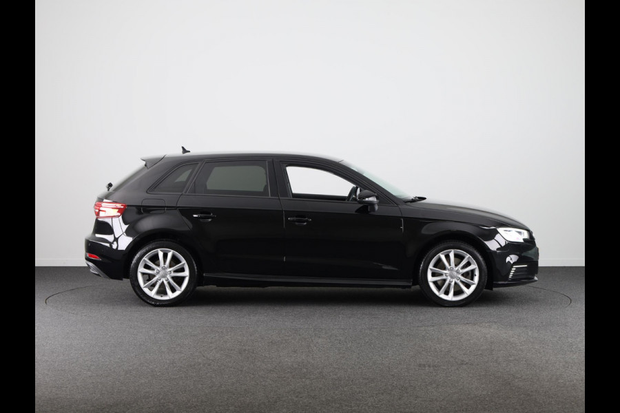 Audi A3 Sportback 40 e-tron Advance Sport 204pk Plug in Hybrid | Navigatie via App | Climatronic | Lichtmetalen velgen | S-line exterieur