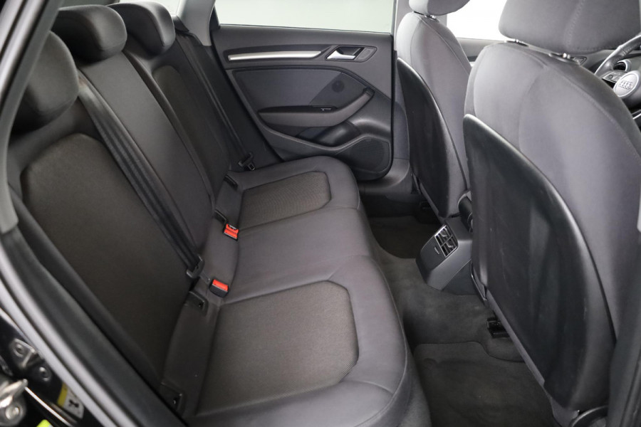 Audi A3 Sportback 40 e-tron Advance Sport 204pk Plug in Hybrid | Navigatie via App | Climatronic | Lichtmetalen velgen | S-line exterieur