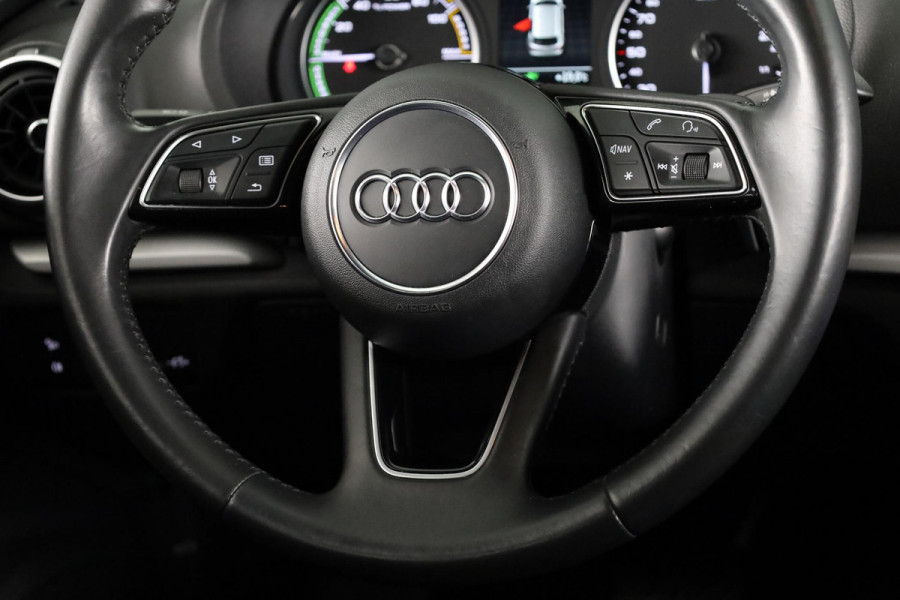 Audi A3 Sportback 40 e-tron Advance Sport 204pk Plug in Hybrid | Navigatie via App | Climatronic | Lichtmetalen velgen | S-line exterieur