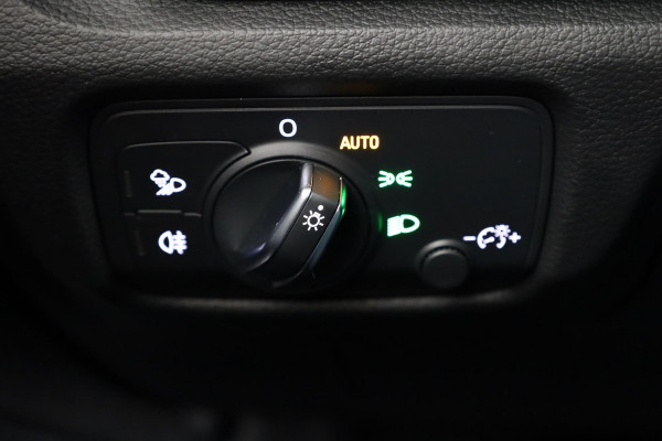 Audi A3 Sportback 40 e-tron Advance Sport 204pk Plug in Hybrid | Navigatie via App | Climatronic | Lichtmetalen velgen | S-line exterieur