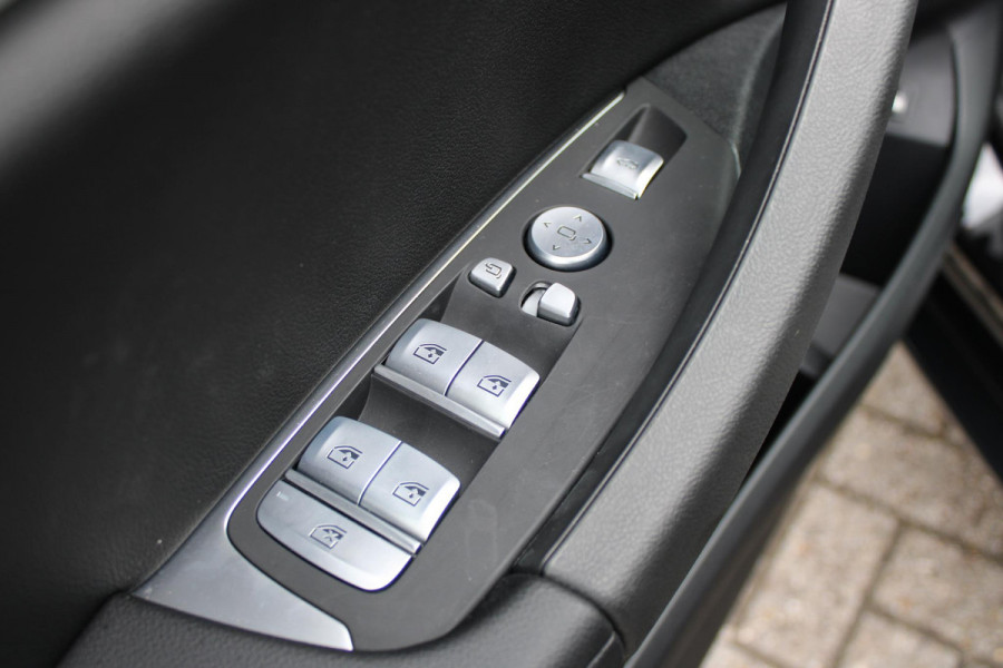 BMW X3 xDrive30e 293PK HIGH EXECUTIVE M-SPORT | PANORAMISCH SCHUIF/KANTEL DAK | ELEKTRISCH WEGKLAPBARE TREKHAAK | HEAD UP DISPLAY | VOLLEDIG LEDEREN BEKLDING | BMW ADAPTIEVE LED KOPLAMPEN | ELEKTRISCH BEDIENBARE VOORSTOELEN MET GEHEUGENFUNCTIE | STOEL VERWARMING | BMW COMFORT ACCESS PAKKET | ADAPTIVE CRUISE CONTROL (BMW RIJASSISTENT PAKKET) | DRAADLOZE TELEFOONLADER | RUITENSPROEIERS VERWARMBAAR | 360° CAMERA | AMBIENTE VERLICHTING | AUTOMATISCHE AIRCONDITIONING 3-ZONES | 19" LICHTMETALEN VELGEN M LAW Y-SPOKE M BICOLOUR | ELEKTRISCH BEDIENBARE ACHTERKLEP | DODEHOEK DETECTIE |