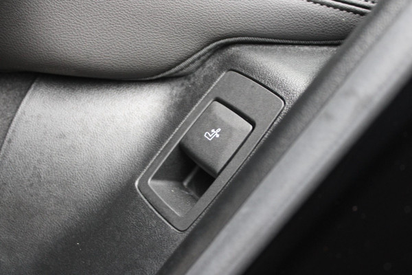 BMW X3 xDrive30e 293PK HIGH EXECUTIVE M-SPORT | PANORAMISCH SCHUIF/KANTEL DAK | ELEKTRISCH WEGKLAPBARE TREKHAAK | HEAD UP DISPLAY | VOLLEDIG LEDEREN BEKLDING | BMW ADAPTIEVE LED KOPLAMPEN | ELEKTRISCH BEDIENBARE VOORSTOELEN MET GEHEUGENFUNCTIE | STOEL VERWARMING | BMW COMFORT ACCESS PAKKET | ADAPTIVE CRUISE CONTROL (BMW RIJASSISTENT PAKKET) | DRAADLOZE TELEFOONLADER | RUITENSPROEIERS VERWARMBAAR | 360° CAMERA | AMBIENTE VERLICHTING | AUTOMATISCHE AIRCONDITIONING 3-ZONES | 19" LICHTMETALEN VELGEN M LAW Y-SPOKE M BICOLOUR | ELEKTRISCH BEDIENBARE ACHTERKLEP | DODEHOEK DETECTIE |