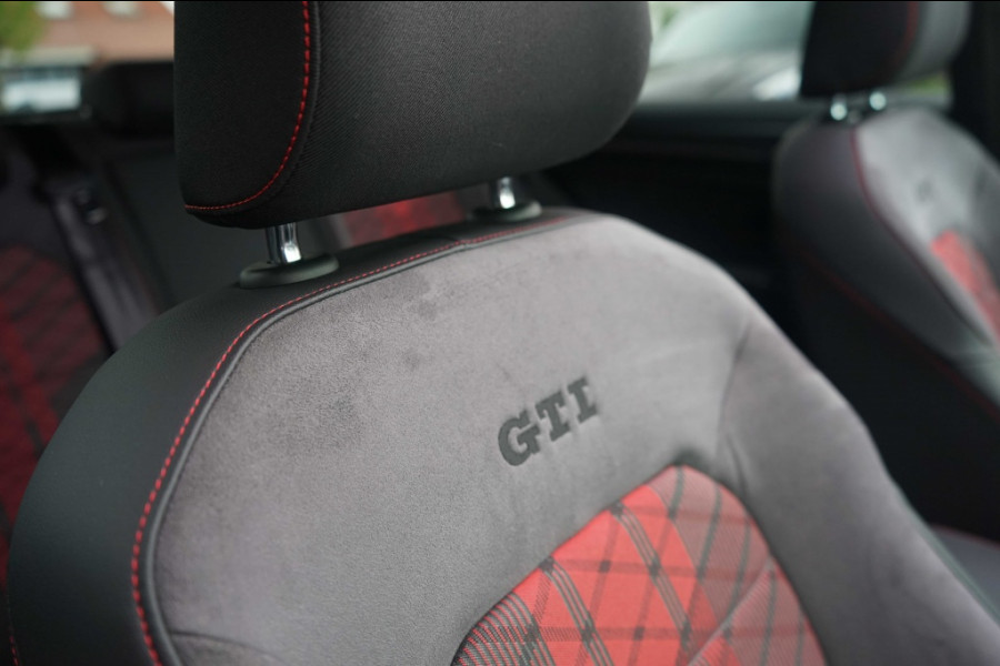 Volkswagen Golf 7.5 GTI TCR 2.0 TSI DSG/Pano/DCC/RCam/Nardo/Dynaudio