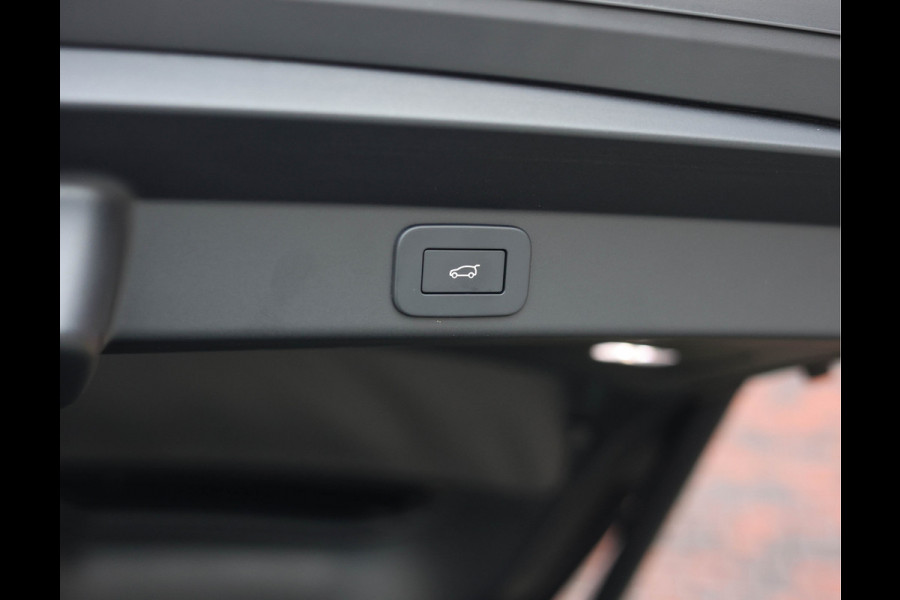 Land Rover Range Rover Sport P635 SV Edition One Obsidian Black