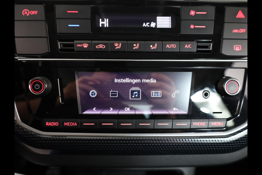 Volkswagen up! 1.0 Clima| Camera|  | Parkeersensoren achter|  Cruise control| |Verlengde garantie| Navigatie via App