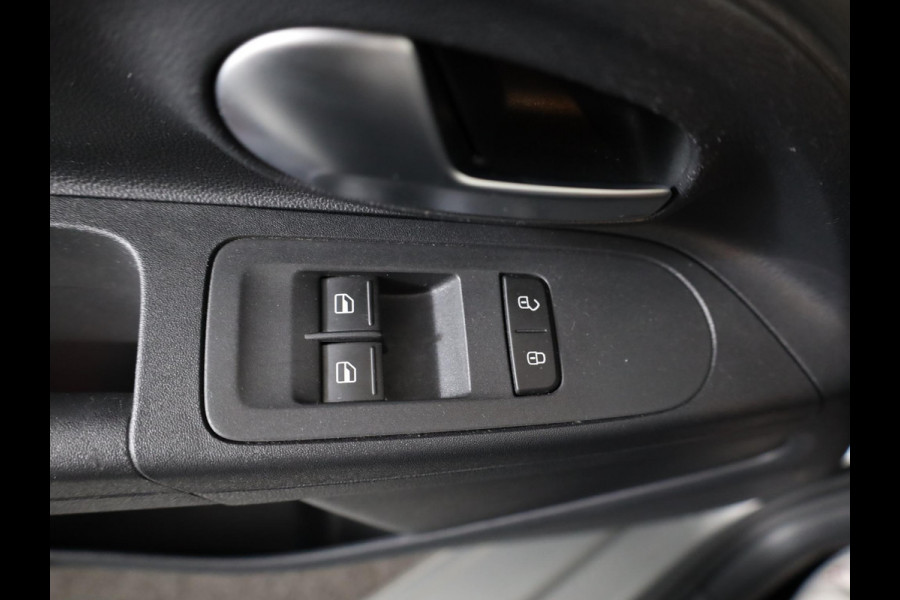 Volkswagen up! 1.0 Clima| Camera|  | Parkeersensoren achter|  Cruise control| |Verlengde garantie| Navigatie via App