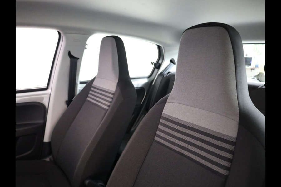 Volkswagen up! 1.0 Clima| Camera|  | Parkeersensoren achter|  Cruise control| |Verlengde garantie| Navigatie via App