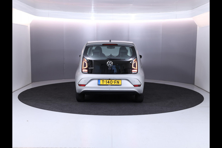 Volkswagen up! 1.0 Clima| Camera|  | Parkeersensoren achter|  Cruise control| |Verlengde garantie| Navigatie via App