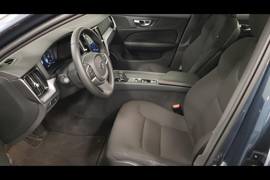 Volvo V60 2.0 B4 197 pk Automaat Momentum Pro Navigatie Climate control Adaptive cruise Control Led DAB Electrisch bedienbare achterklep Parkeer sensoren
