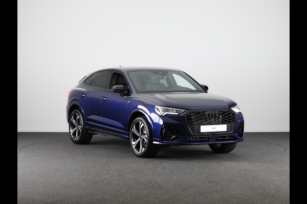 Audi Q3 Sportback 35 TFSI S Edition Competition leder interieur met rode stiksels, comfortsleutel, adaptive cruise control, verwarmbare voorstoelen, optiekpakket zwart plus