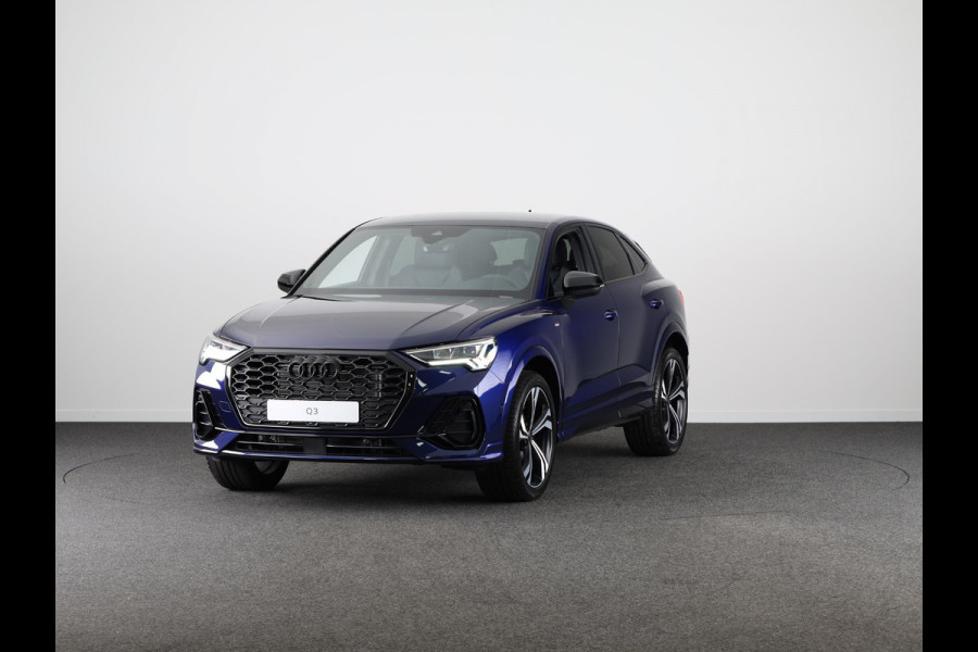 Audi Q3 Sportback 35 TFSI S Edition Competition leder interieur met rode stiksels, comfortsleutel, adaptive cruise control, verwarmbare voorstoelen, optiekpakket zwart plus