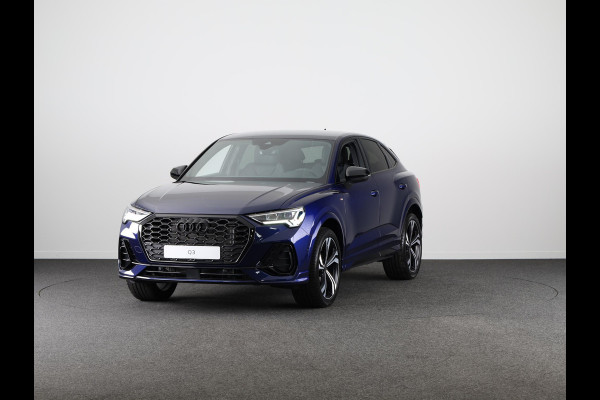 Audi Q3 Sportback 35 TFSI S Edition Competition leder interieur met rode stiksels, comfortsleutel, adaptive cruise control, verwarmbare voorstoelen, optiekpakket zwart plus