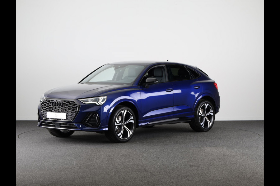 Audi Q3 Sportback 35 TFSI S Edition Competition leder interieur met rode stiksels, comfortsleutel, adaptive cruise control, verwarmbare voorstoelen, optiekpakket zwart plus