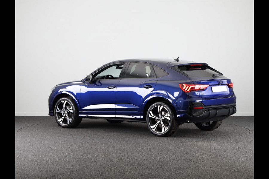 Audi Q3 Sportback 35 TFSI S Edition Competition leder interieur met rode stiksels, comfortsleutel, adaptive cruise control, verwarmbare voorstoelen, optiekpakket zwart plus