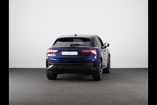 Audi Q3 Sportback 35 TFSI S Edition Competition leder interieur met rode stiksels, comfortsleutel, adaptive cruise control, verwarmbare voorstoelen, optiekpakket zwart plus