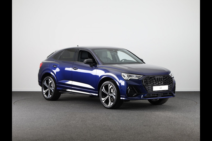 Audi Q3 Sportback 35 TFSI S Edition Competition leder interieur met rode stiksels, comfortsleutel, adaptive cruise control, verwarmbare voorstoelen, optiekpakket zwart plus