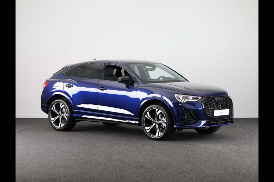 Audi Q3 Sportback 35 TFSI S Edition Competition leder interieur met rode stiksels, comfortsleutel, adaptive cruise control, verwarmbare voorstoelen, optiekpakket zwart plus
