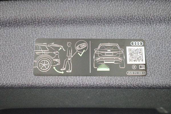 Audi Q3 Sportback 35 TFSI S Edition Competition leder interieur met rode stiksels, comfortsleutel, adaptive cruise control, verwarmbare voorstoelen, optiekpakket zwart plus