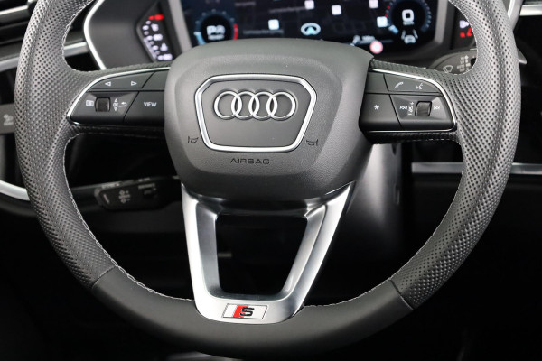 Audi Q3 Sportback 35 TFSI S Edition Competition leder interieur met rode stiksels, comfortsleutel, adaptive cruise control, verwarmbare voorstoelen, optiekpakket zwart plus