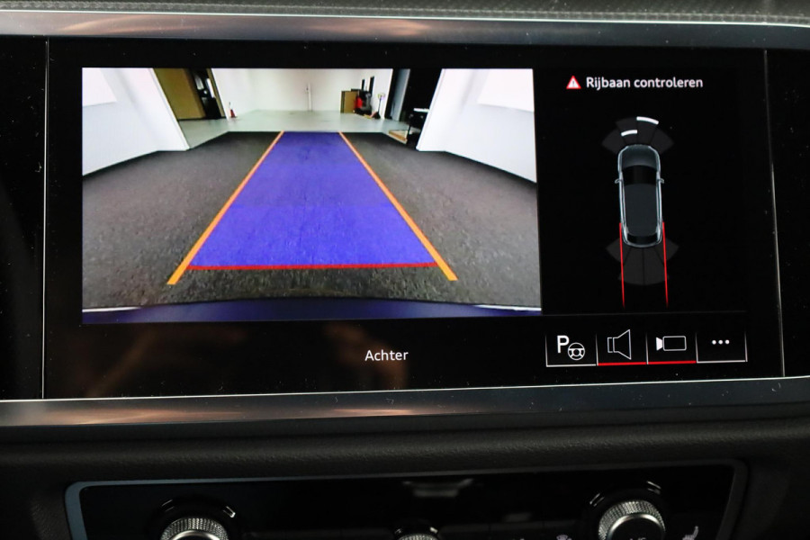 Audi Q3 Sportback 35 TFSI S Edition Competition leder interieur met rode stiksels, comfortsleutel, adaptive cruise control, verwarmbare voorstoelen, optiekpakket zwart plus