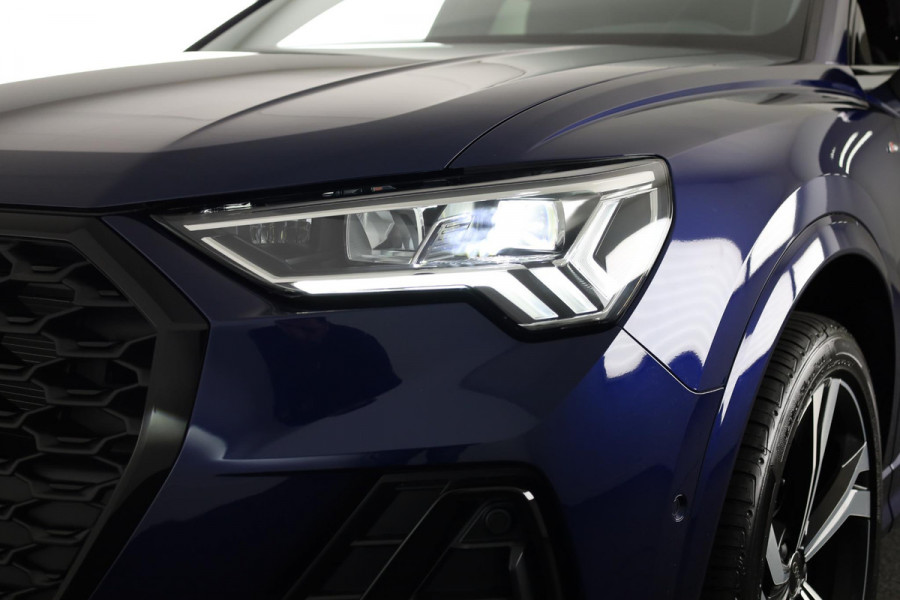 Audi Q3 Sportback 35 TFSI S Edition Competition leder interieur met rode stiksels, comfortsleutel, adaptive cruise control, verwarmbare voorstoelen, optiekpakket zwart plus