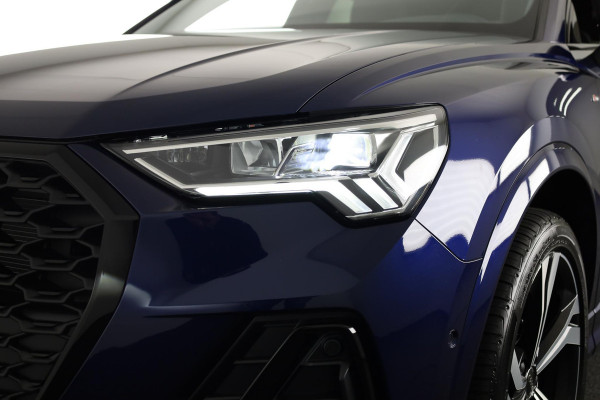 Audi Q3 Sportback 35 TFSI S Edition Competition leder interieur met rode stiksels, comfortsleutel, adaptive cruise control, verwarmbare voorstoelen, optiekpakket zwart plus
