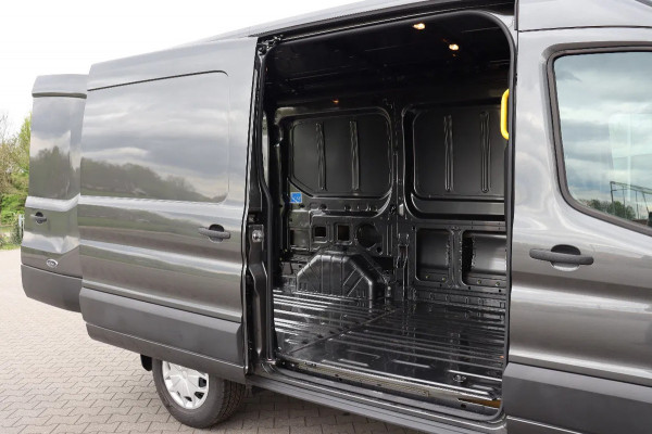 Ford Transit 2.0 TDCi 170PK L2H2 l AUTOMAAT l TREKHAAK l PDC