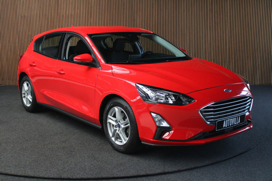 Ford Focus 1.5 EcoB. 150pk Aut. Navi Climate Stuurverwarming Stoelverwarming PDC LM velgen