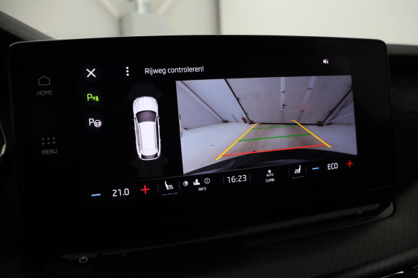 Škoda Octavia 1.4 TSI RS iV PHEV | Head-Up | Stoel & stuurverwarming | Adaptive cruise | Standkachel | Matrix LED | Massage | Alcantara | Camera | Carplay | Memory | Canton Sound | Virtual Cockpit | Side Assist