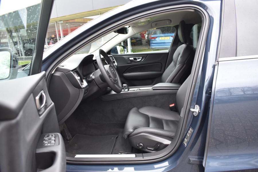 Volvo V60 B3 177PK Automaat Plus Bright | Leder | Stoel/Stuur verwarming | Elektr. stoel | Camera | 18"LMV
