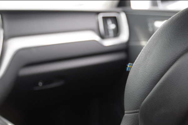 Volvo XC60 T5 250PK Automaat Inscription / Adaptieve cruise control / Trekhaak / Adaptieve koplampen / Parkeersensoren / Stoelverwarming / Lichtmetalen velgen / Keyless entry / Elektrische achterklep