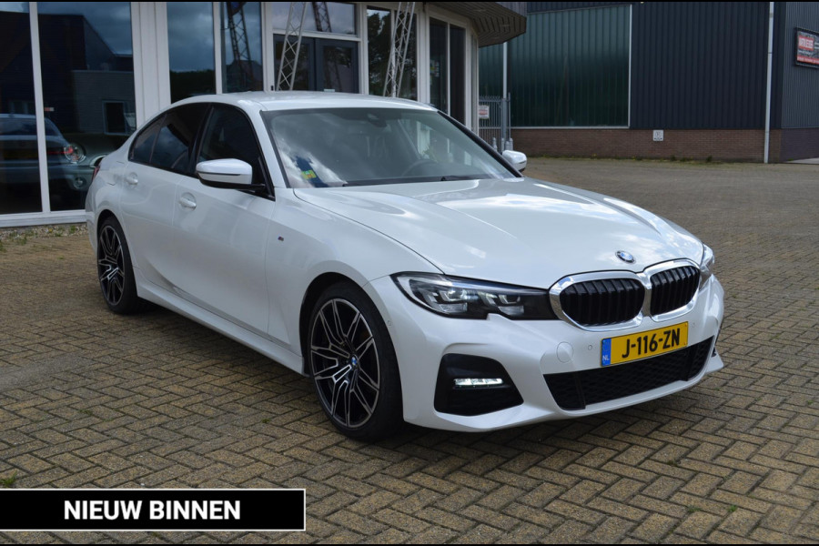 BMW 3-serie 2.0 260 pk M-Sport Edition / 19"M / Wit metallic