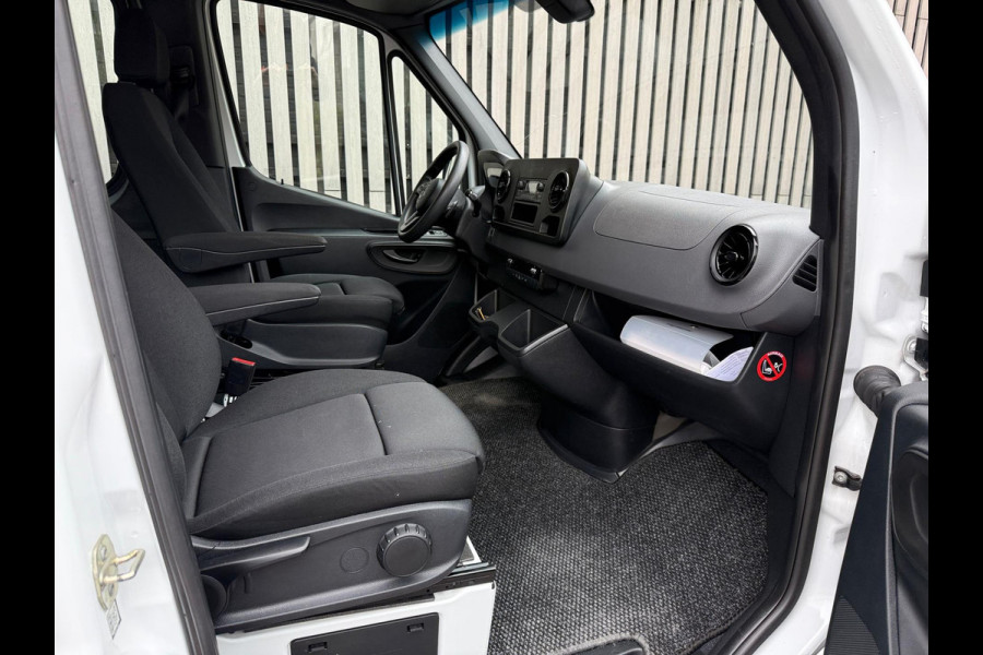 Mercedes-Benz Sprinter Automaat Dubbele Cabine / 6 persoons
