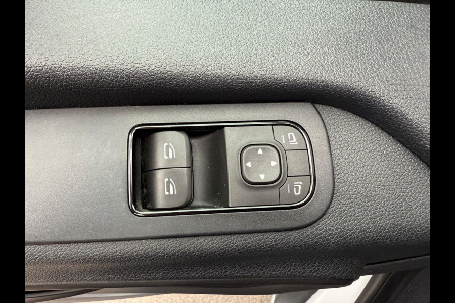 Mercedes-Benz Sprinter Automaat Dubbele Cabine / 6 persoons