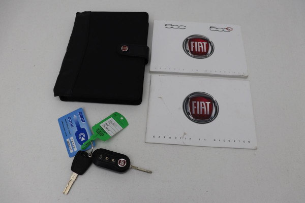 Fiat 500 0.9 TwinAir Turbo Lounge | Panoramadak | Climate control | Navigatie | Bluetooth