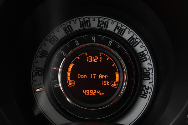 Fiat 500 0.9 TwinAir Turbo Lounge | Panoramadak | Climate control | Navigatie | Bluetooth