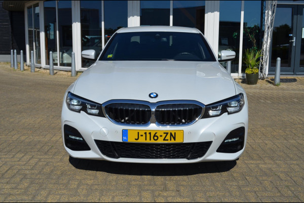 BMW 3-serie 2.0 260 pk M-Sport Edition / 19"M / Wit metallic