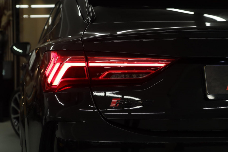 Audi RSQ3 Sportback TFSI RS Pano/Sonos/Camera/Carplay/RSStoelen/BOMVOL