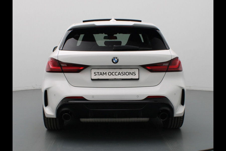 BMW 1-serie M135i 306pk xDrive High Executive Harman Kardon | Head-Up | Parkeersens. v+a | Stoel-/stuurverw. | Panoramadak