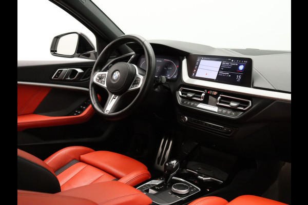 BMW 1-serie M135i 306pk xDrive High Executive Harman Kardon | Head-Up | Parkeersens. v+a | Stoel-/stuurverw. | Panoramadak