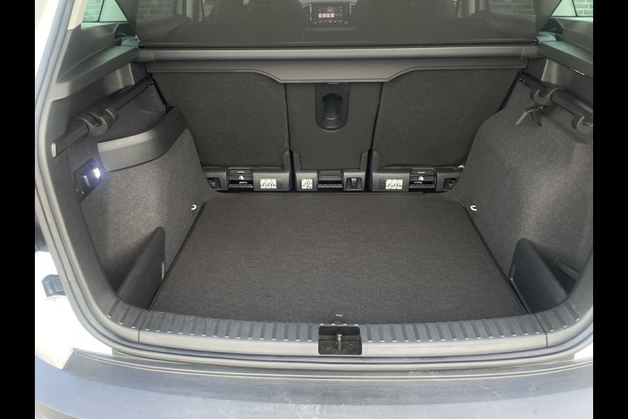 Škoda Karoq 1.5 TSI ACT Style Business | Elek. Trekhaak | LED | Navi | Carplay | Camera