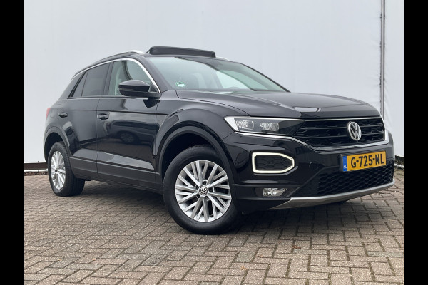 Volkswagen T-Roc 1.5 TSI Style Automaat Pano.dak Adap.Cruise Trekhaak Digitaal Vol Opties!