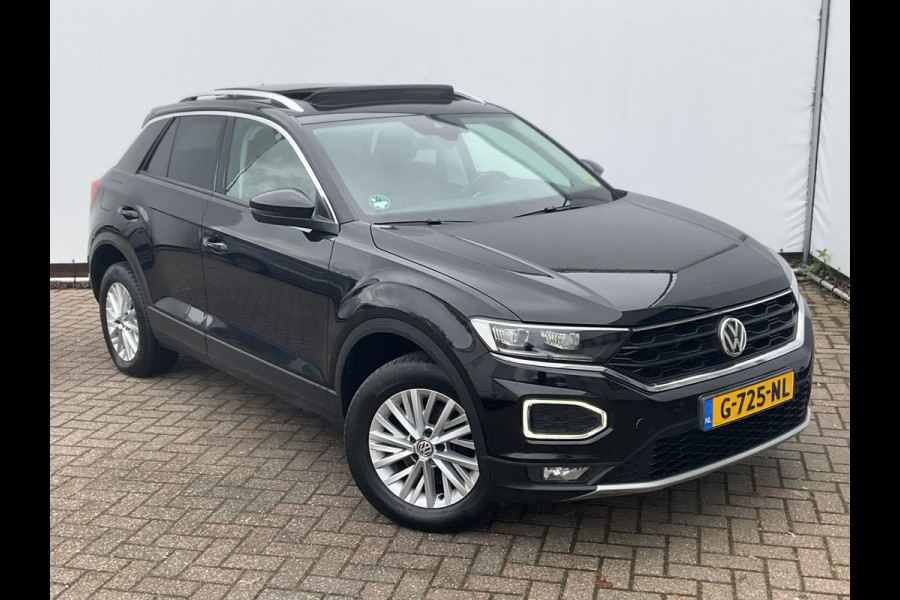 Volkswagen T-Roc 1.5 TSI Style Automaat Pano.dak Adap.Cruise Trekhaak Digitaal Vol Opties!