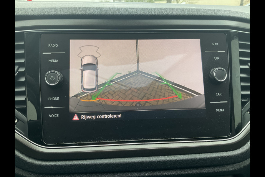 Volkswagen T-Roc 1.5 TSI Style Automaat Pano.dak Adap.Cruise Trekhaak Digitaal Vol Opties!