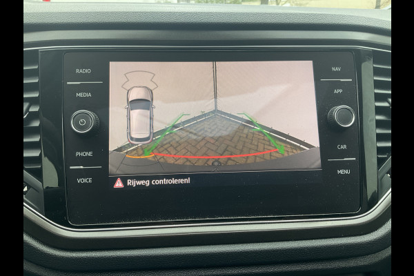 Volkswagen T-Roc 1.5 TSI Style Automaat Pano.dak Adap.Cruise Trekhaak Digitaal Vol Opties!