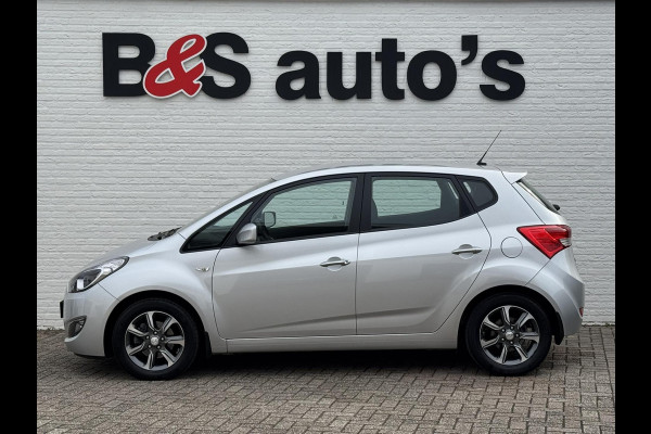 Hyundai ix20 1.6i Go! Automaat Parkeer sensoren Clima Cruise Stuur en stoelverwarming